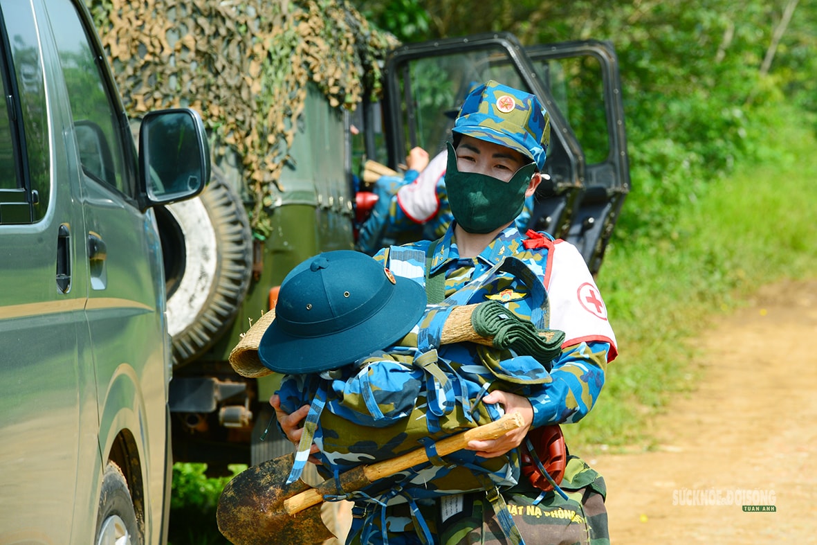 Nữ quân y Trung đoàn Không quân 916: 'Điểm tựa' thầm lặng của những chiến sĩ - Ảnh 5.