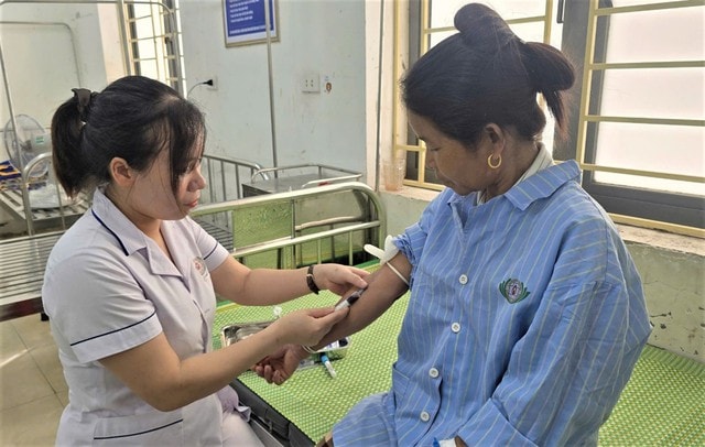 Trung tâm Huyết học – Truyền máu Nghệ An: Viết tiếp hy vọng sống cho bệnh nhân Thalassemia- Ảnh 4. Trung tâm Huyết học – Truyền máu Nghệ An: Viết tiếp hy vọng sống cho bệnh nhân Thalassemia- Ảnh 4.