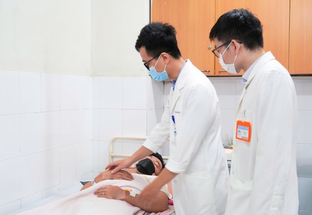 Tự chữa quai bị, người đàn ông tá hỏa nhập viện vì viêm tinh hoàn- Ảnh 1. Tự chữa quai bị, người đàn ông tá hỏa nhập viện vì viêm tinh hoàn- Ảnh 1.