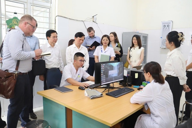 Chuyển đổi số y tế để tăng khả năng tiếp cận dịch vụ y tế cho người dân- Ảnh 2. Chuyển đổi số y tế để tăng khả năng tiếp cận dịch vụ y tế cho người dân- Ảnh 2.