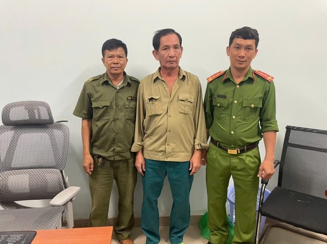 Thái độ 'bất thường' khi gặp công an, đối tượng trốn truy nã suốt 35 năm bị lật tẩy- Ảnh 1. Thái độ 'bất thường' khi gặp công an, đối tượng trốn truy nã suốt 35 năm bị lật tẩy- Ảnh 1.
