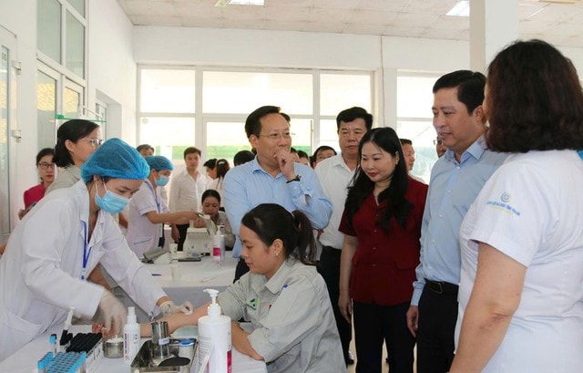 Lào Cai 'tăng tốc' thực hiện chiến dịch khám sức khỏe toàn dân- Ảnh 2. Lào Cai 'tăng tốc' thực hiện chiến dịch khám sức khỏe toàn dân- Ảnh 2.