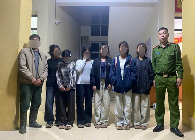 Ngăn chặn 6 nữ sinh vùng cao bị dụ dỗ xuống Hà Nội làm ‘việc nhẹ, lương cao’ ngay trong đêm- Ảnh 1. Ngăn chặn 6 nữ sinh vùng cao bị dụ dỗ xuống Hà Nội làm ‘việc nhẹ, lương cao’ ngay trong đêm- Ảnh 1.