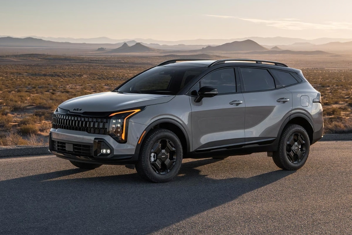 Diện mạo mới với cụm đèn chiếu sáng dạng dọc trên KIA Sportage 2026.