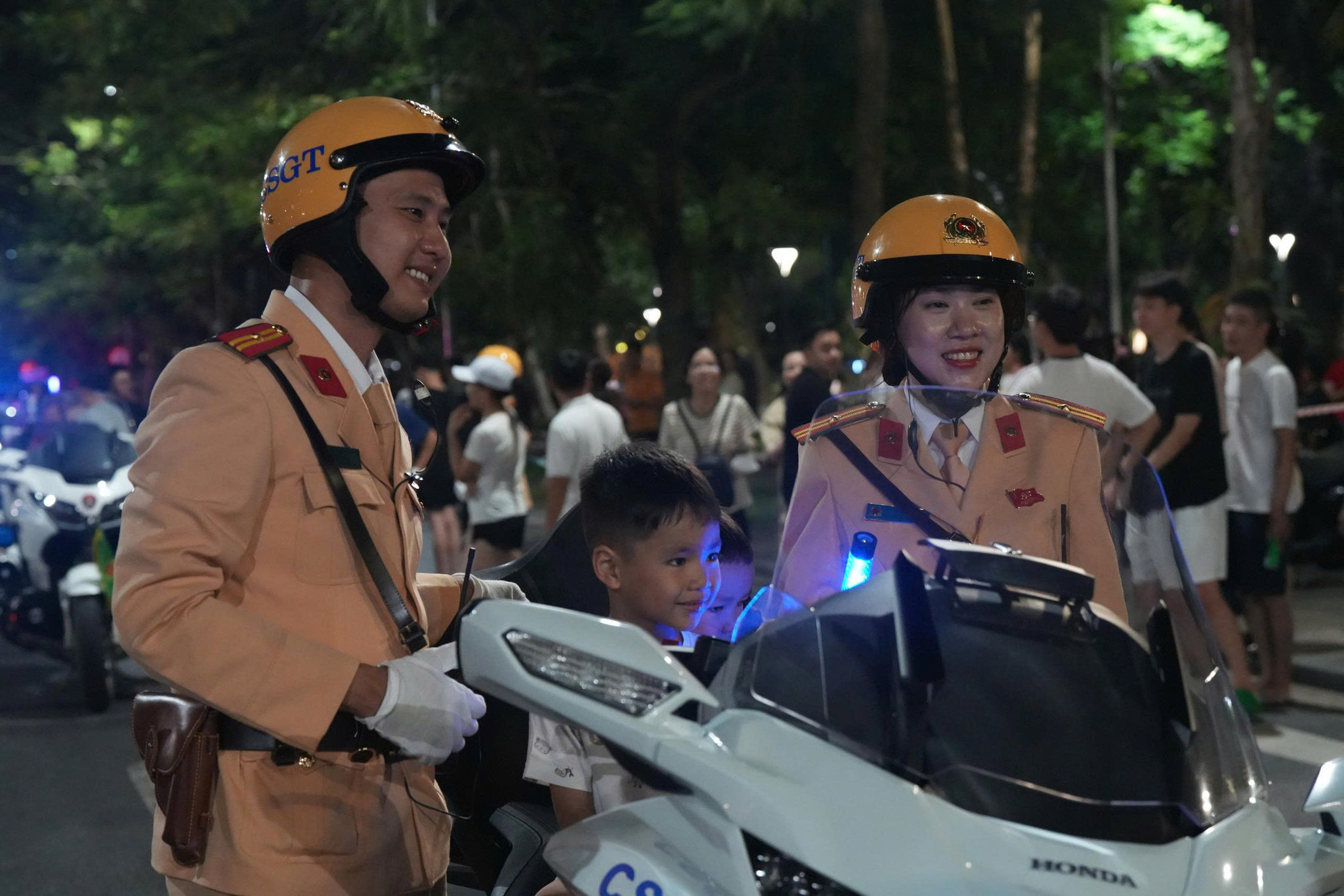 Ấn tượng hình ảnh mô tô dẫn đoàn, kỵ binh giữa lòng cố đô Huế- Ảnh 9.