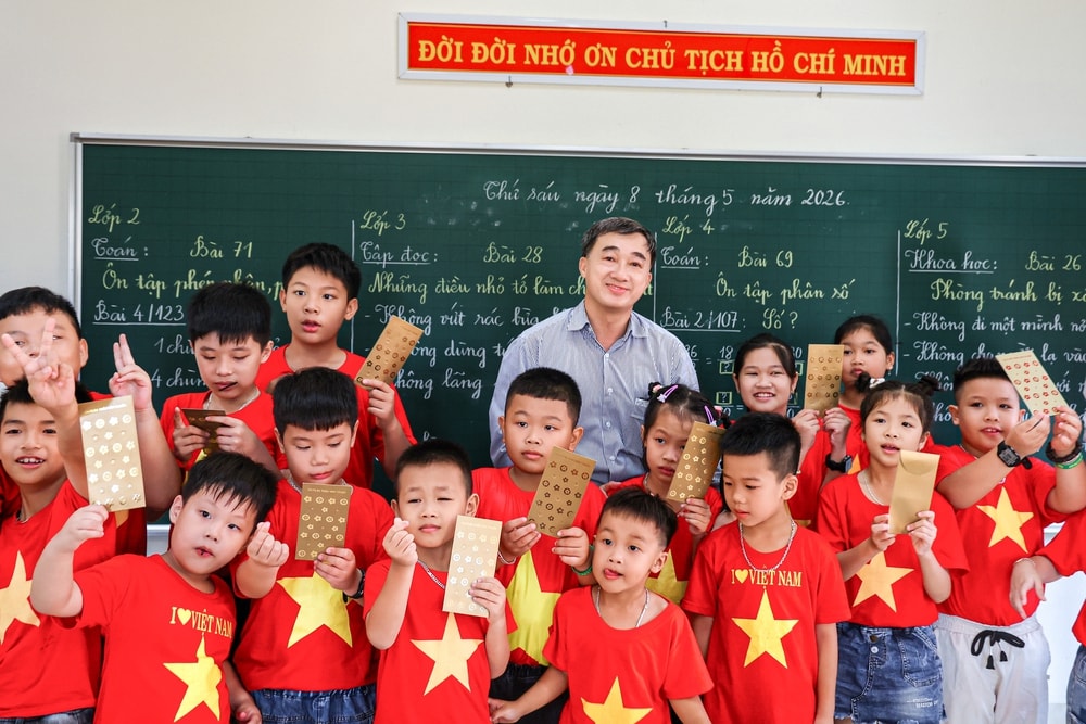 Thứ trưởng Trần Văn Thuấn: 'Chuyến công tác Trường Sa giúp tôi thấu hiểu sâu sắc hơn trách nhiệm của ngành y tế'- Ảnh 11.