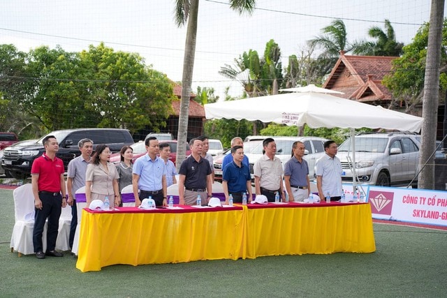 Hơn 100 nhà báo tranh tài tại Giải Bóng đá Báo chí miền Trung- Ảnh 1. Hơn 100 nhà báo tranh tài tại Giải Bóng đá Báo chí miền Trung- Ảnh 1.