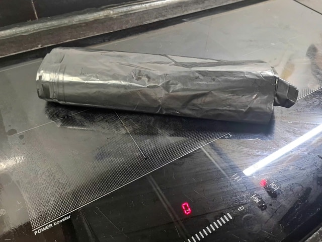 Một cuộn túi nilon khiến cả tầng chung cư Hà Nội mất ngủ lúc rạng sáng- Ảnh 1. Một cuộn túi nilon khiến cả tầng chung cư Hà Nội mất ngủ lúc rạng sáng- Ảnh 1.
