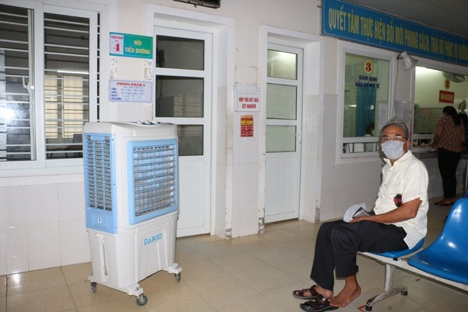 Hà Tĩnh chủ động bảo vệ người bệnh trong mùa nắng nóng- Ảnh 4. Hà Tĩnh chủ động bảo vệ người bệnh trong mùa nắng nóng- Ảnh 4.