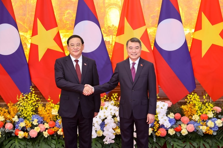 Việt Nam luôn kề vai sát cánh hỗ trợ Lào hiện thực hoá các mục tiêu chiến lược đã đề ra- Ảnh 1. Việt Nam luôn kề vai sát cánh hỗ trợ Lào hiện thực hoá các mục tiêu chiến lược đã đề ra- Ảnh 1.