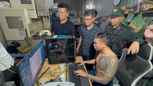 Bóc gỡ đường dây chế tạo vũ khí quân dụng quy mô lớn- Ảnh 1. Bóc gỡ đường dây chế tạo vũ khí quân dụng quy mô lớn- Ảnh 1.