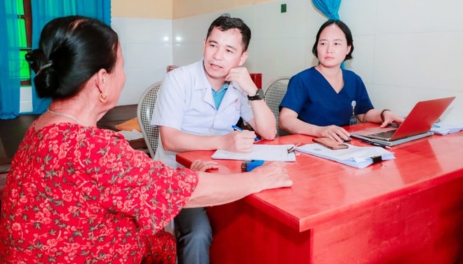 Hơn 400 người dân ở Nghệ An được khám, sàng lọc các bệnh ung thư miễn phí- Ảnh 2. Hơn 400 người dân ở Nghệ An được khám, sàng lọc các bệnh ung thư miễn phí- Ảnh 2.