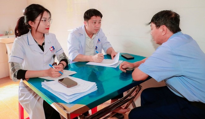Hơn 400 người dân ở Nghệ An được khám, sàng lọc các bệnh ung thư miễn phí- Ảnh 3. Hơn 400 người dân ở Nghệ An được khám, sàng lọc các bệnh ung thư miễn phí- Ảnh 3.