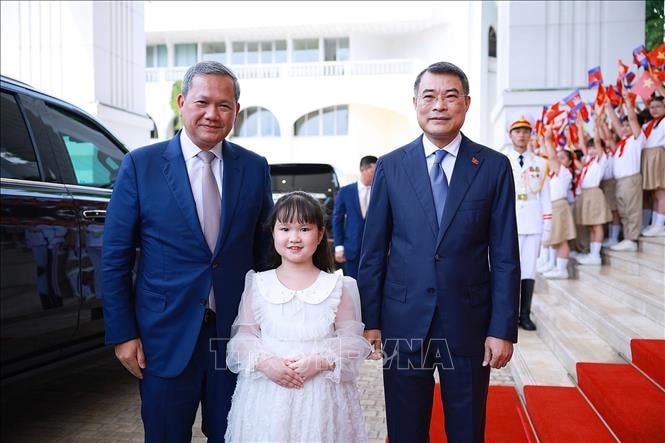 Thủ tướng Lê Minh Hưng chủ trì lễ đón chính thức Thủ tướng Campuchia- Ảnh 3. Thủ tướng Lê Minh Hưng chủ trì lễ đón chính thức Thủ tướng Campuchia- Ảnh 3.