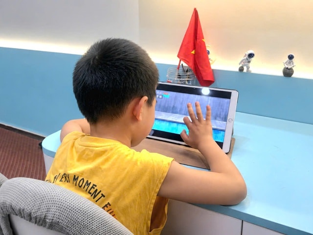 Bảo vệ trẻ em trong thời đại số- Kỳ cuối: Cách giúp trẻ hạnh phúc, an toàn và tự tin trong kỷ nguyên số- Ảnh 2. Bảo vệ trẻ em trong thời đại số- Kỳ cuối: Cách giúp trẻ hạnh phúc, an toàn và tự tin trong kỷ nguyên số- Ảnh 2.