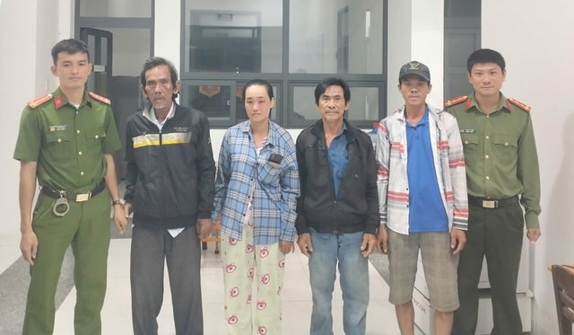 Sau 6 ngày đi lạc, cụ ông ở Đồng Nai được công an hỗ trợ đoàn tụ gia đình- Ảnh 1. Sau 6 ngày đi lạc, cụ ông ở Đồng Nai được công an hỗ trợ đoàn tụ gia đình- Ảnh 1.