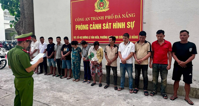Nhận kèo cá độ bóng đá qua Zalo, Messenger, đường dây giao dịch 20 tỷ đồng bị triệt phá- Ảnh 1.