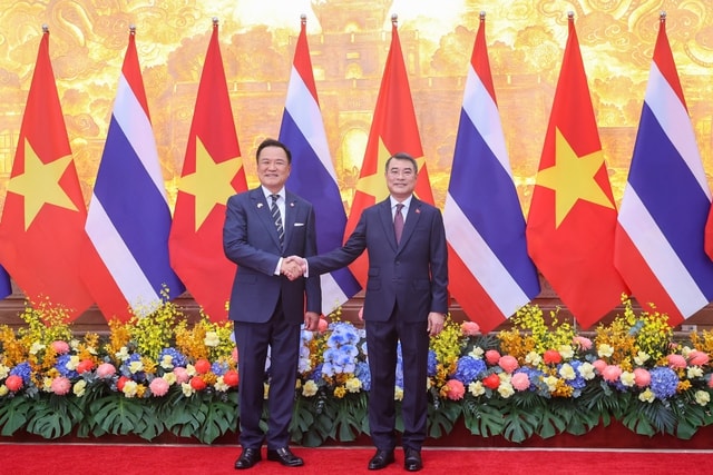 Thủ tướng Lê Minh Hưng hội đàm với Thủ tướng Thái Lan Anutin Charnvirakul- Ảnh 2. Thủ tướng Lê Minh Hưng hội đàm với Thủ tướng Thái Lan Anutin Charnvirakul- Ảnh 2.