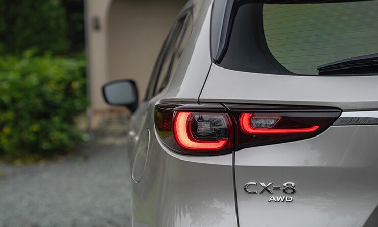 Đuôi xe Mazda CX-8 thiết kế cân đối