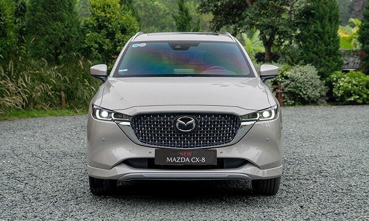 Thiết kế đầu xe Mazda CX-8