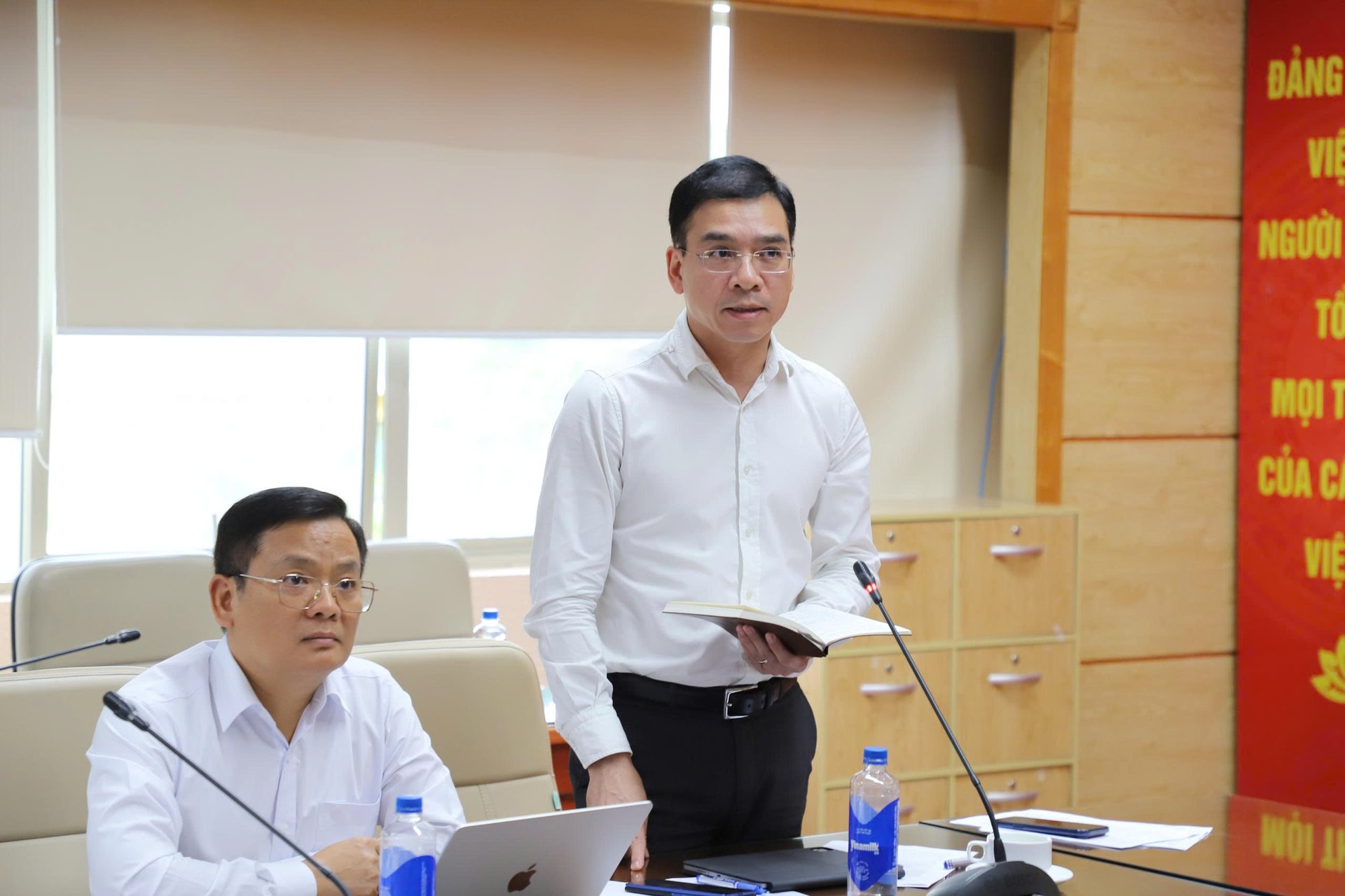 100% người dân khám sức khỏe định kỳ, khám sàng lọc miễn phí năm 2026: Mục tiêu lớn phải quyết tâm thực hiện- Ảnh 2. 100% người dân khám sức khỏe định kỳ, khám sàng lọc miễn phí năm 2026: Mục tiêu lớn phải quyết tâm thực hiện- Ảnh 2.