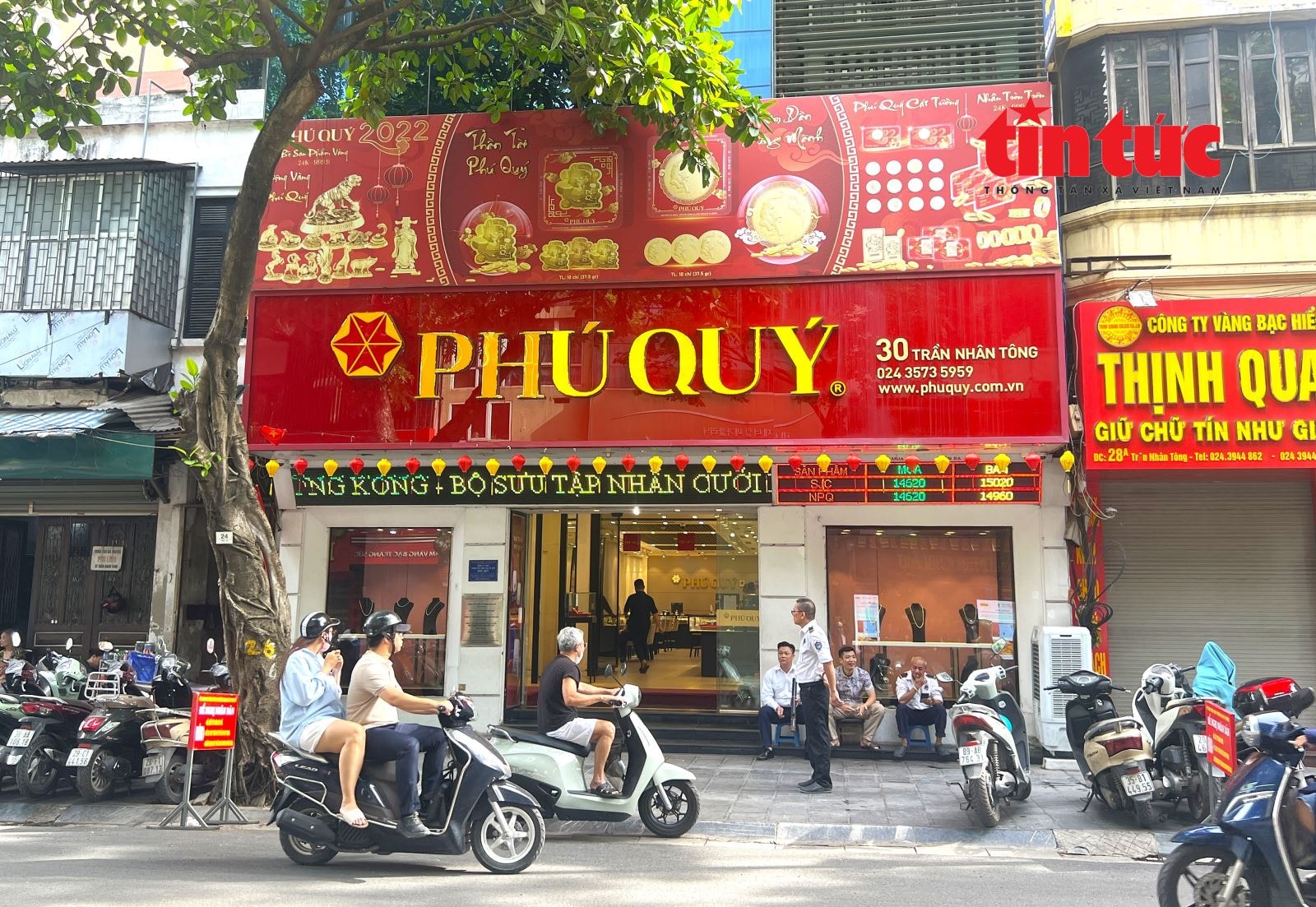 Giá vàng giảm sâu, chuyên gia cảnh báo tâm lý 'sợ bỏ lỡ bắt đáy'- Ảnh 2. Giá vàng giảm sâu, chuyên gia cảnh báo tâm lý 'sợ bỏ lỡ bắt đáy'- Ảnh 2.