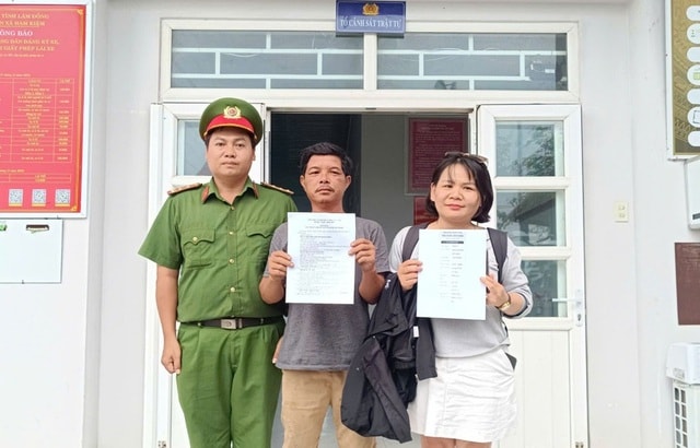 Công an Lâm Đồng giúp hai người dân nhận lại hơn nửa tỷ đồng chuyển khoản nhầm- Ảnh 2. Công an Lâm Đồng giúp hai người dân nhận lại hơn nửa tỷ đồng chuyển khoản nhầm- Ảnh 2.