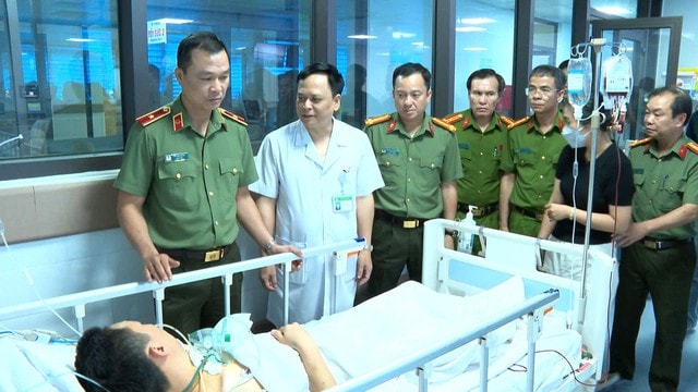 Trung tá Công an bị đâm trọng thương khi vây bắt đối tượng nghiện ma túy- Ảnh 1. Trung tá Công an bị đâm trọng thương khi vây bắt đối tượng nghiện ma túy- Ảnh 1.