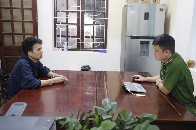 Triệt phá đường dây đánh bạc, rửa tiền trên mạng, bắt giữ hàng chục đối tượng- Ảnh 1.
