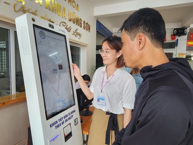 Quy trình 'một cửa' ở bệnh viện trên địa bàn phường giúp người dân khám nhanh, thủ tục gọn - Ảnh 2. Quy trình 'một cửa' ở bệnh viện trên địa bàn phường giúp người dân khám nhanh, thủ tục gọn - Ảnh 2.