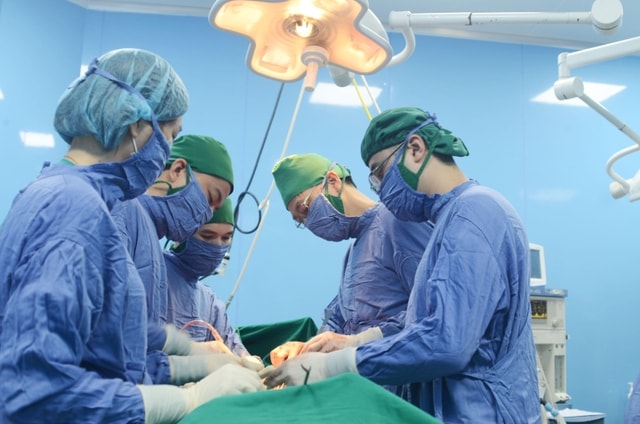 Cắt khối ung thư xâm lấn rộng, bảo tồn chức năng tiết niệu cho người bệnh- Ảnh 1. Cắt khối ung thư xâm lấn rộng, bảo tồn chức năng tiết niệu cho người bệnh- Ảnh 1.