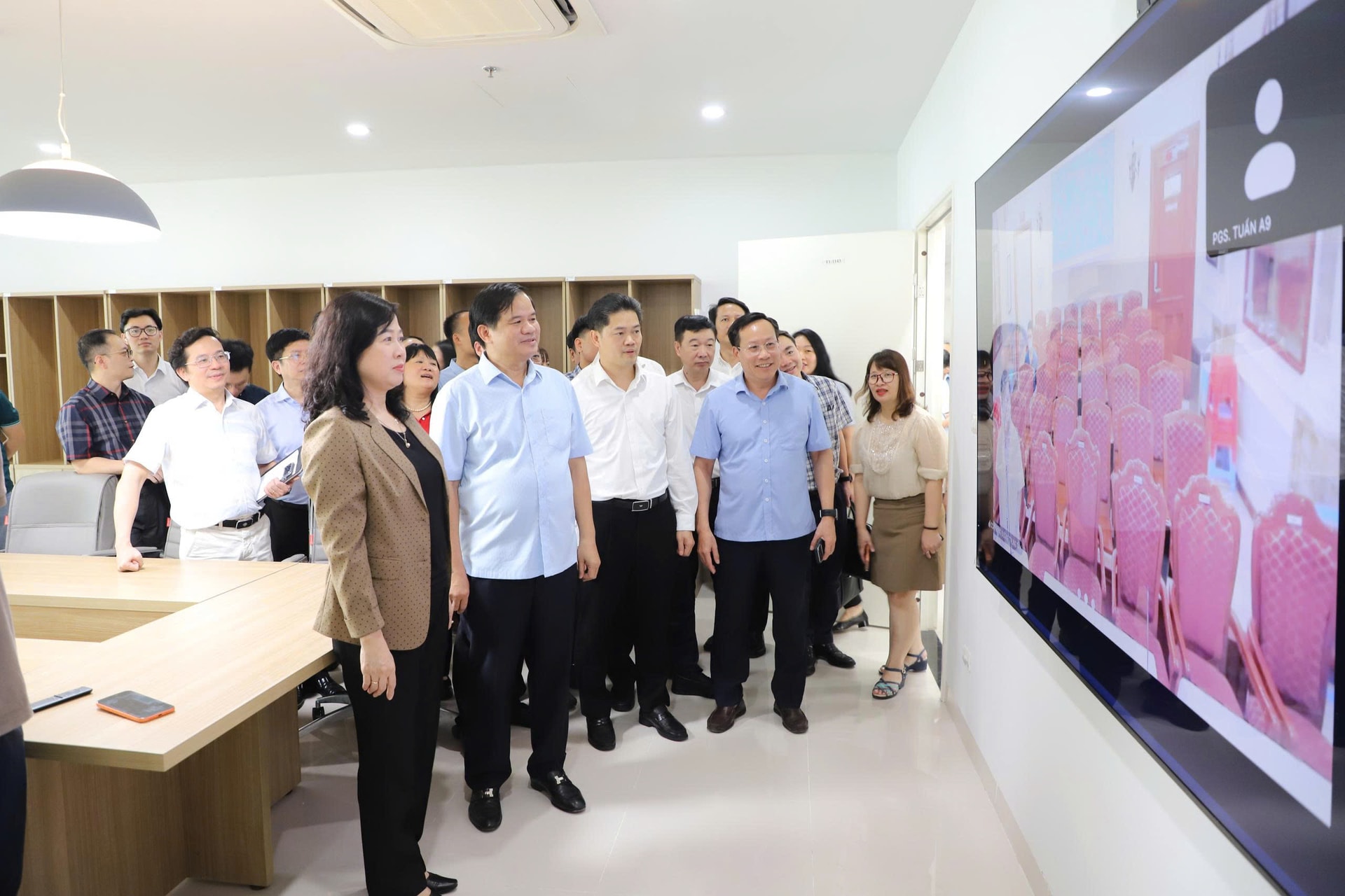 Bộ trưởng Đào Hồng Lan: Quyết tâm đưa Cơ sở 2 Bệnh viện Bạch Mai vào hoạt động cuối tháng 6- Ảnh 2. Bộ trưởng Đào Hồng Lan: Quyết tâm đưa Cơ sở 2 Bệnh viện Bạch Mai vào hoạt động cuối tháng 6- Ảnh 2.
