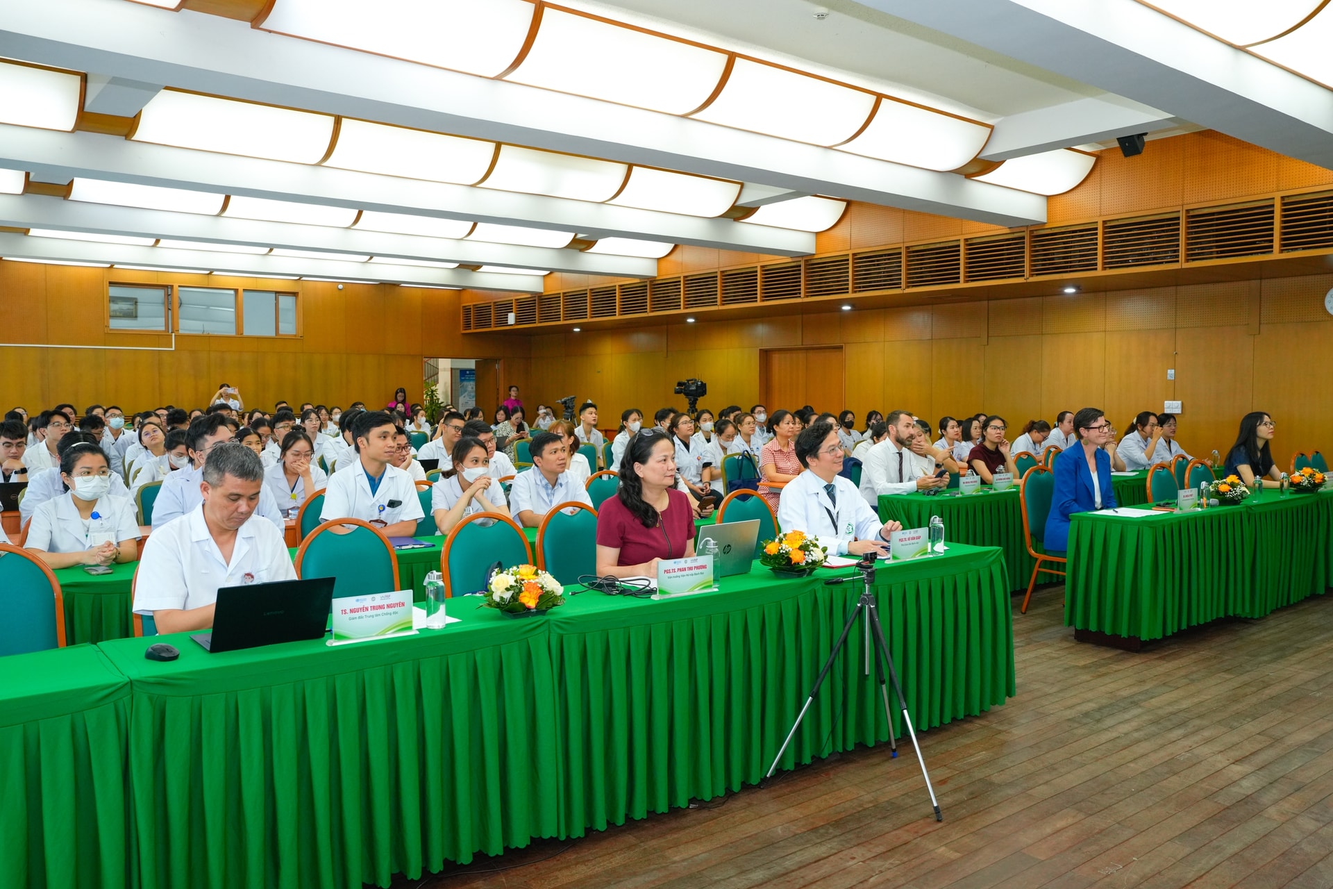 Tuyến y tế cơ sở - 'cánh tay nối dài' trong hỗ trợ cai nghiện thuốc lá- Ảnh 2. Tuyến y tế cơ sở - 'cánh tay nối dài' trong hỗ trợ cai nghiện thuốc lá- Ảnh 2.