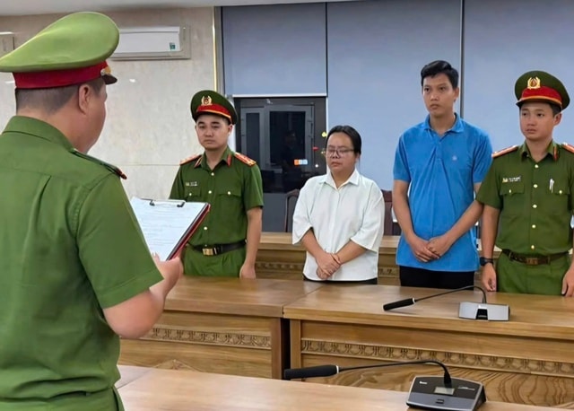 Khởi tố 3 đối tượng kinh doanh sách điện tử trái phép- Ảnh 1.