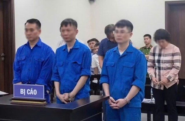 Xét xử cựu chủ tịch phường ở Hà Nội nhận tiền bỏ qua sai phạm xây dựng- Ảnh 2. Xét xử cựu chủ tịch phường ở Hà Nội nhận tiền bỏ qua sai phạm xây dựng- Ảnh 2.
