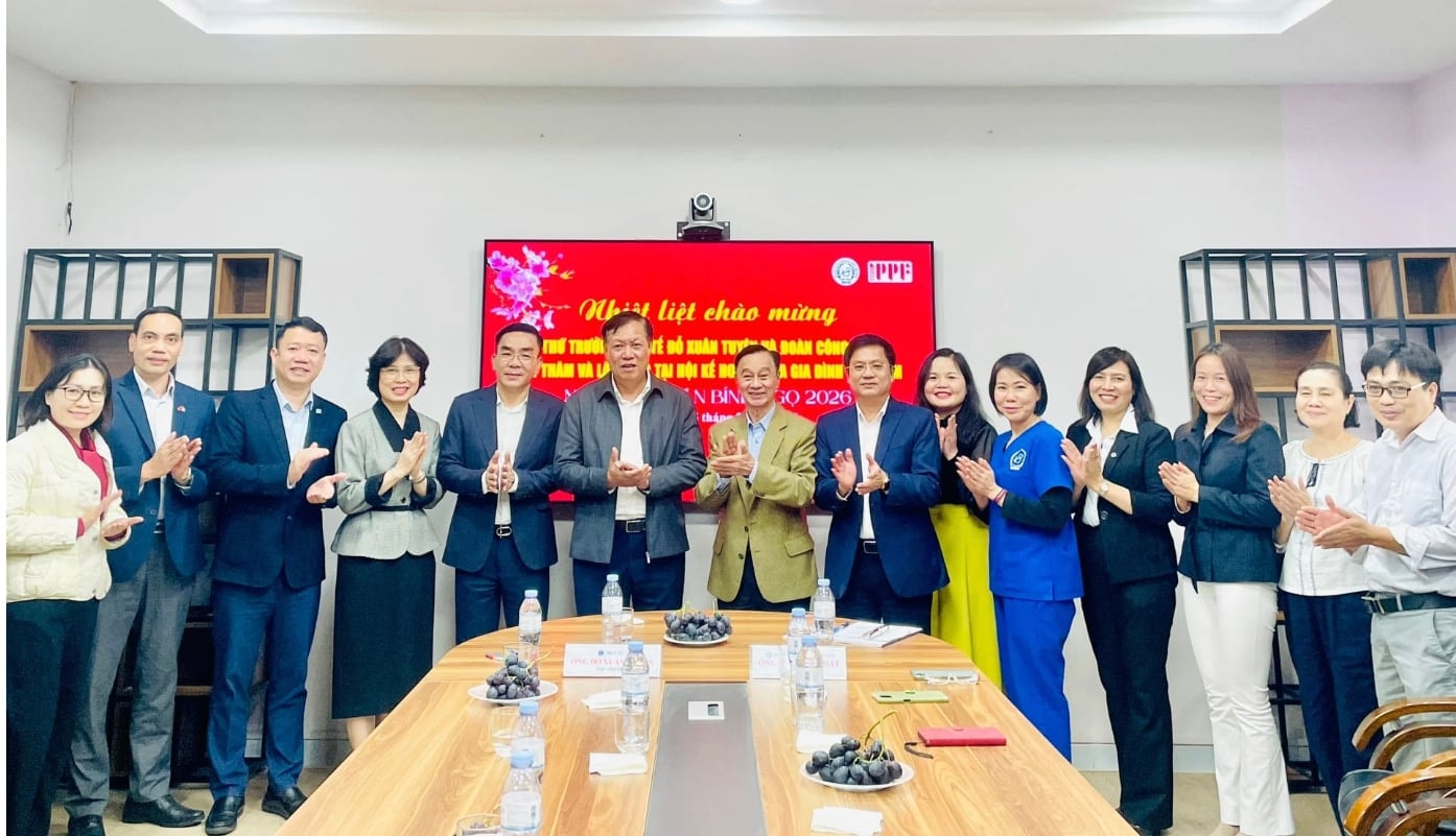 Thứ trưởng Đỗ Xuân Tuyên: 