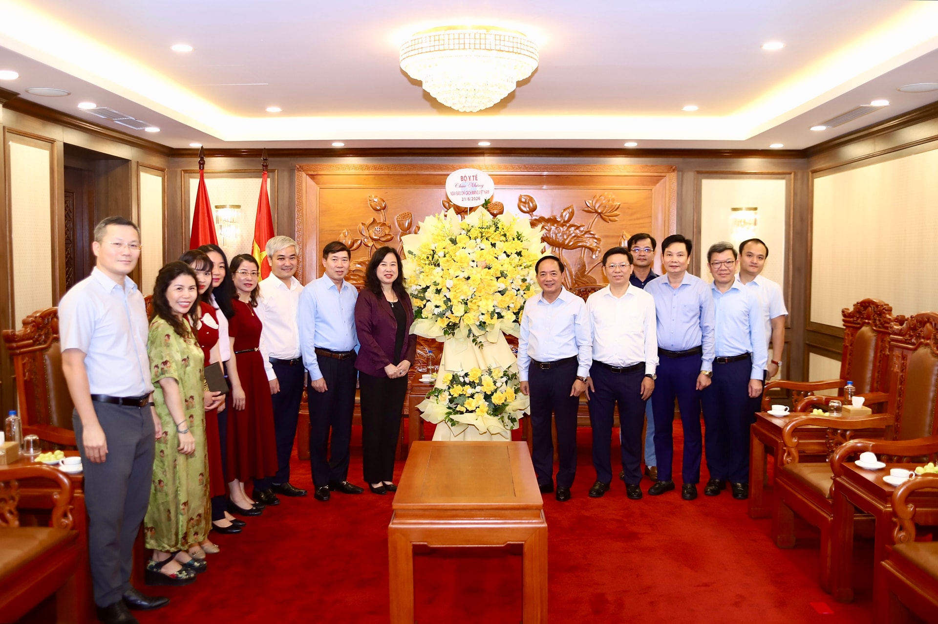 Bộ trưởng Đào Hồng Lan chúc mừng Ban Tuyên giáo và Dân vận Trung ương nhân Kỷ niệm 101 năm Ngày Báo chí Cách mạng Việt Nam- Ảnh 1. Bộ trưởng Đào Hồng Lan chúc mừng Ban Tuyên giáo và Dân vận Trung ương nhân Kỷ niệm 101 năm Ngày Báo chí Cách mạng Việt Nam- Ảnh 1.