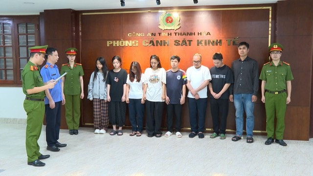 Triệt phá 2 đường dây buôn lậu 200kg vàng thỏi và hơn 10.000 sản phẩm trang sức giả- Ảnh 4.