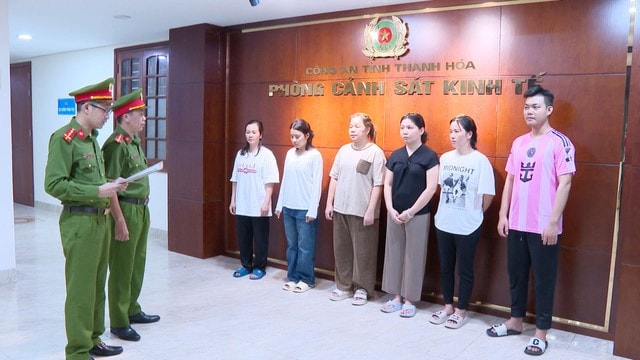 Triệt phá 2 đường dây buôn lậu 200kg vàng thỏi và hơn 10.000 sản phẩm trang sức giả- Ảnh 5.