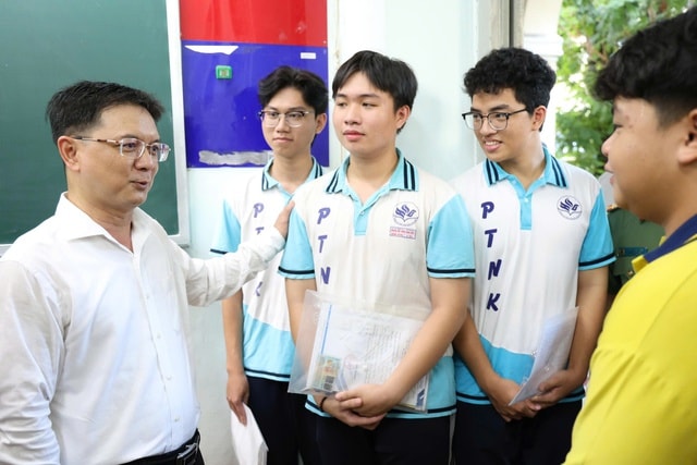 Gần 143.000 thí sinh tại TPHCM tự tin bước vào kỳ thi tốt nghiệp THPT lớn nhất từ trước đến nay- Ảnh 1.