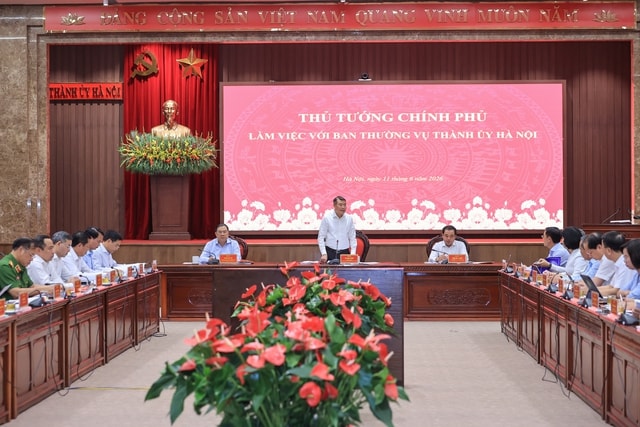 Thủ tướng: Phấn đấu 100% bệnh viện ở Hà Nội triển khai bệnh án điện tử- Ảnh 1. Thủ tướng: Phấn đấu 100% bệnh viện ở Hà Nội triển khai bệnh án điện tử- Ảnh 1.
