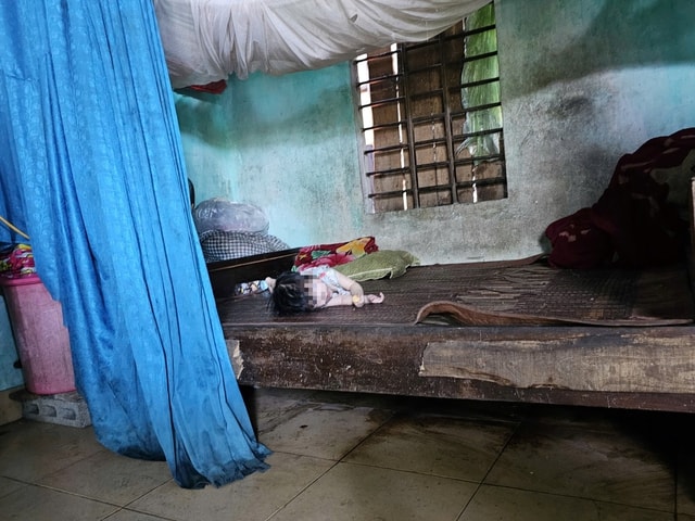 Tình trạng của cháu bé bị mẹ và cậu tâm thần gây hại- Ảnh 1. Tình trạng của cháu bé bị mẹ và cậu tâm thần gây hại- Ảnh 1.