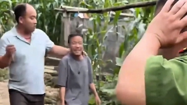 Tuyên Quang: Xuyên đêm tìm kiếm người đàn ông mắc bệnh lý thần kinh đi lạc trong rừng sâu- Ảnh 2. Tuyên Quang: Xuyên đêm tìm kiếm người đàn ông mắc bệnh lý thần kinh đi lạc trong rừng sâu- Ảnh 2.