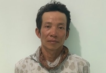 Võ Hoàng Hoài mang dao tự chế dài 188 cm chém đối thủ nhưng nhầm người- Ảnh 1. Võ Hoàng Hoài mang dao tự chế dài 188 cm chém đối thủ nhưng nhầm người- Ảnh 1.