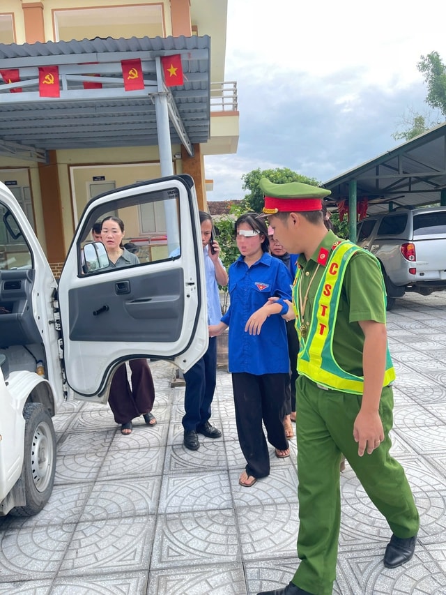 Thí sinh nén đau để tham gia kỳ thi Tốt nghiệp THPT 2026- Ảnh 2. Thí sinh nén đau để tham gia kỳ thi Tốt nghiệp THPT 2026- Ảnh 2.