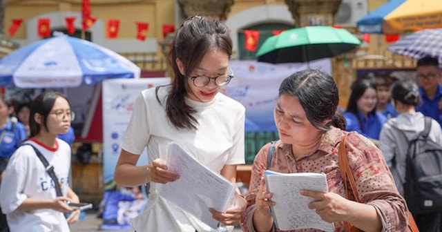 Đáp án đề thi môn Vật lý tốt nghiệp THPT 2026 tất cả mã đề- Ảnh 1. Đáp án đề thi môn Vật lý tốt nghiệp THPT 2026 tất cả mã đề- Ảnh 1.