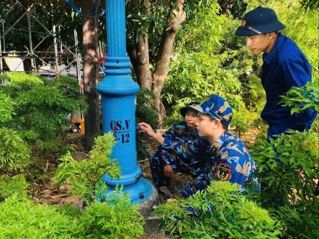 Cán bộ, chiến sĩ Vùng 4 Hải quân hành động thiết thực vì an ninh năng lượng- Ảnh 1. Cán bộ, chiến sĩ Vùng 4 Hải quân hành động thiết thực vì an ninh năng lượng- Ảnh 1.