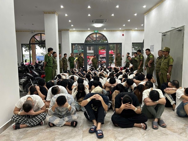 83 người nước ngoài thuê nguyên 1 khách sạn ở TPHCM để lập 'đại bản doanh' lừa đảo qua mạng- Ảnh 1.