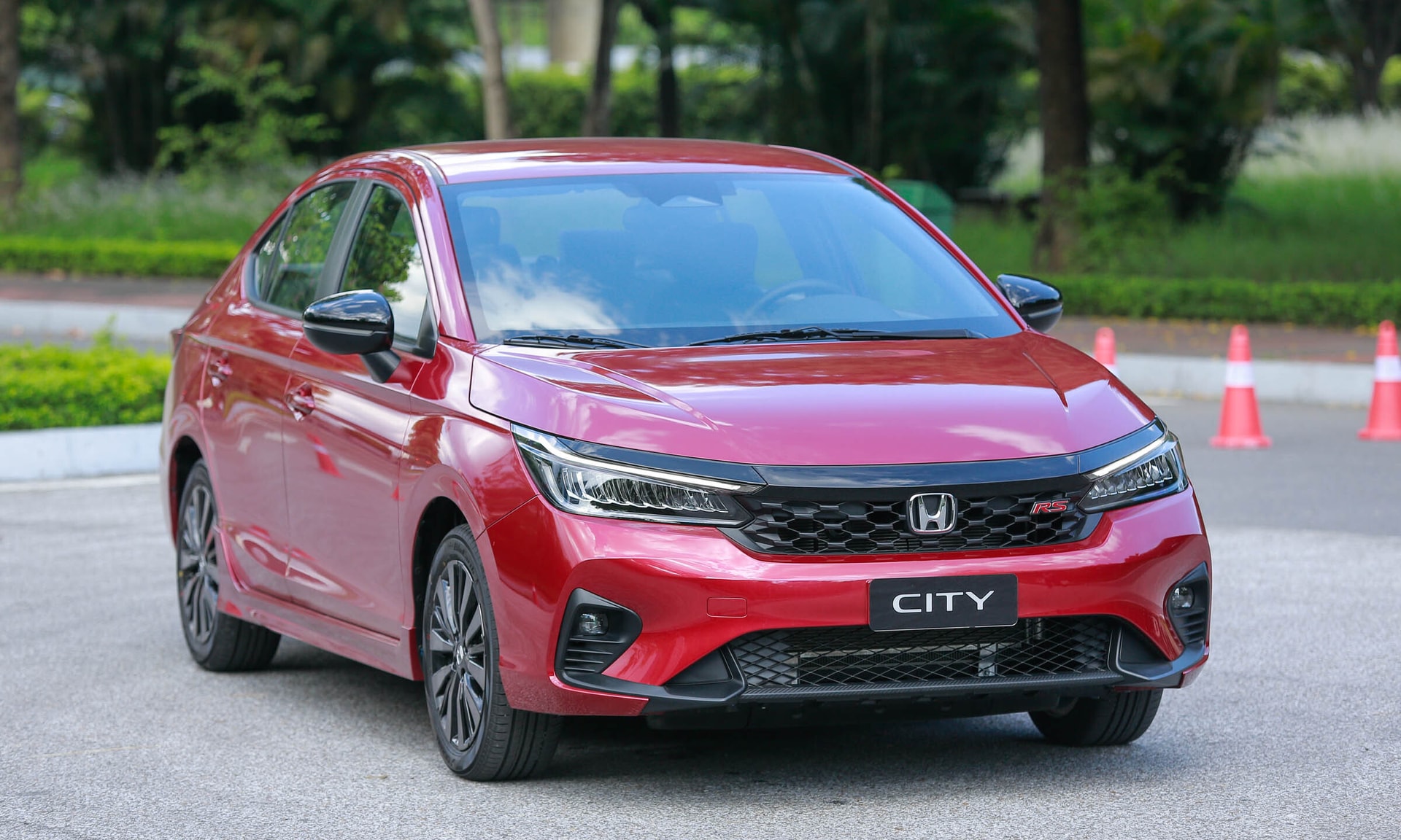 So sánh Honda City RS và Hyundai Accent 1.5 AT: Đâu là chiếc xe nên lựa chọn? - 1