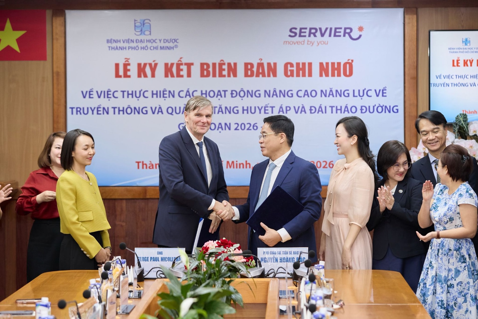 Bệnh viện Đại học Y Dược TP. Hồ Chí Minh và Servier Việt Nam ký kết biên bản ghi nhớ hợp tác nâng cao năng lực truyền thông và quản lý tăng huyết áp, đái tháo đường giai đoạn 2026 – 2030- Ảnh 2. Bệnh viện Đại học Y Dược TP. Hồ Chí Minh và Servier Việt Nam ký kết biên bản ghi nhớ hợp tác nâng cao năng lực truyền thông và quản lý tăng huyết áp, đái tháo đường giai đoạn 2026 – 2030- Ảnh 2.